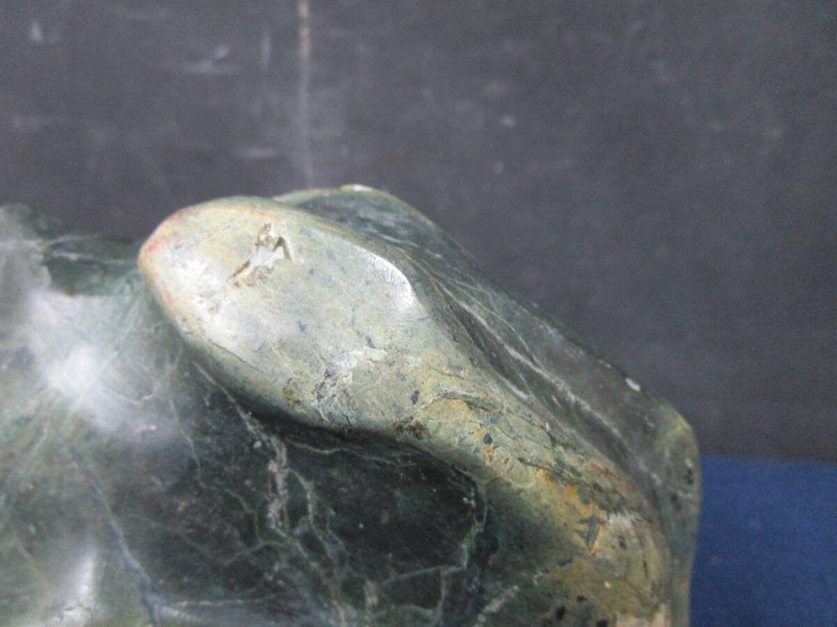 Ｔ２１０　愛石家　美石・盆石放出品　蛇石　台付き　縁起物　干支　金運　水石　盆石　鑑賞石_3