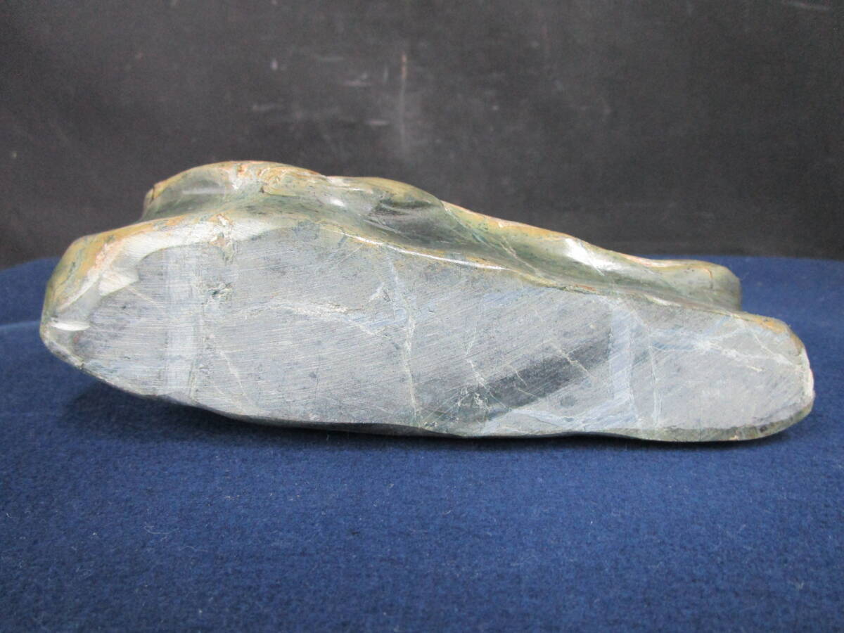 Ｔ２１０　愛石家　美石・盆石放出品　蛇石　台付き　縁起物　干支　金運　水石　盆石　鑑賞石_5