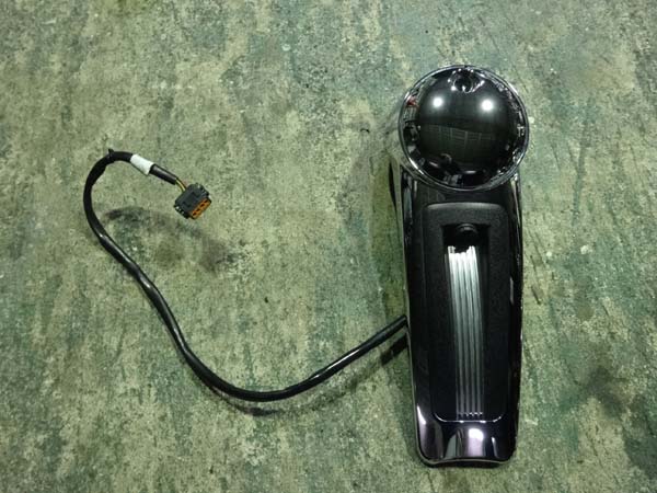 ハーレー FLHTCU タンクセンターコンソール 中古品(ハーレー 