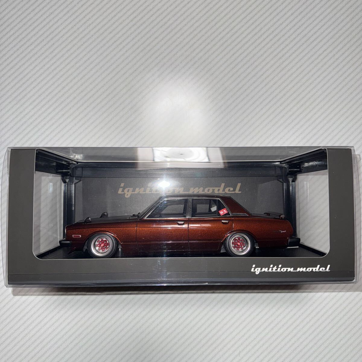イグニッションモデル 1/18トヨタ　マークⅡセダン　グランデ　MX41 ブラウンメタリック ブタ目　街道レーサー_1