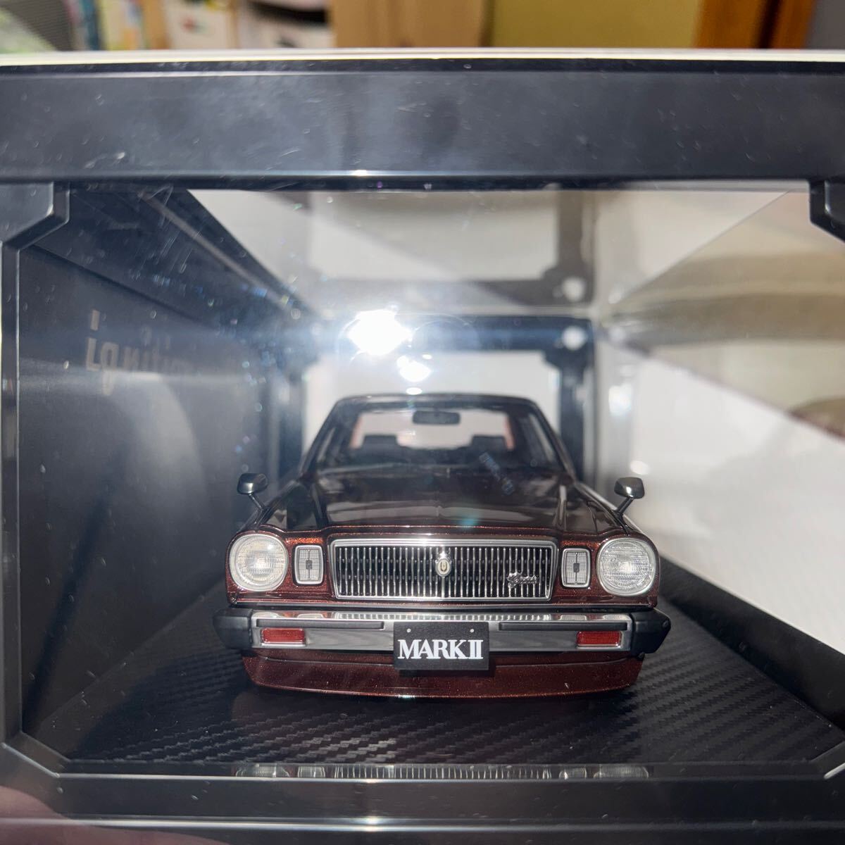イグニッションモデル 1/18トヨタ　マークⅡセダン　グランデ　MX41 ブラウンメタリック ブタ目　街道レーサー_2