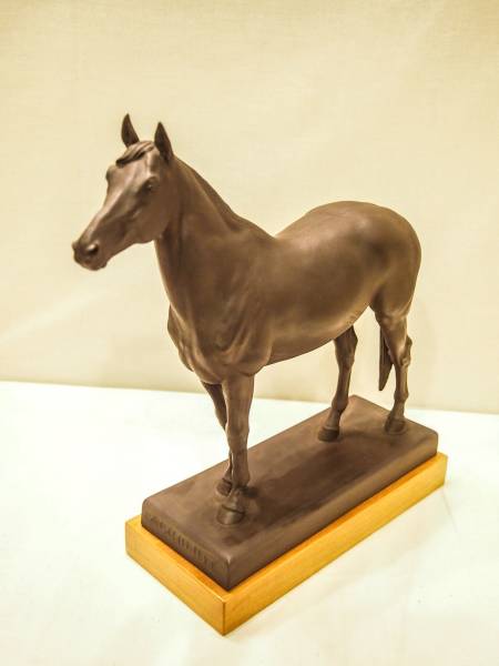 珍品 マイセン 競走馬 アルヒミスト 置物 エリック・オーメ作(マイセン 
