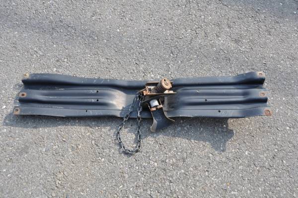 ランクル80 背面レス車用 床下吊り下げ式スペアタイヤホルダー 