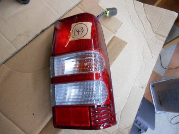 三菱　パジェロミニ　H51A　H56A　右テールレンズ　バルブ付き