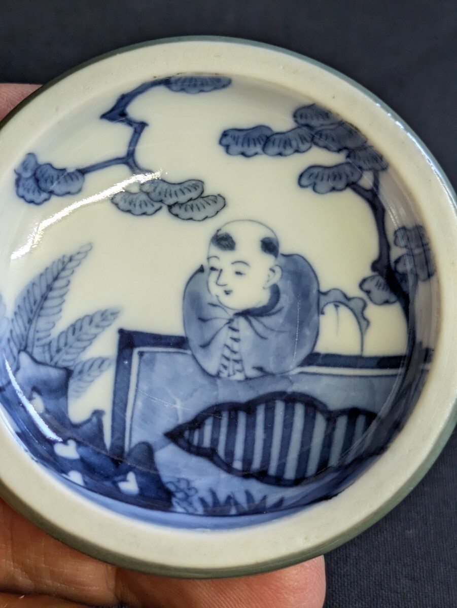 茶道具 香道具 深川製磁 青磁陽刻菊花文染付唐子図 香合 直径約6.5cm