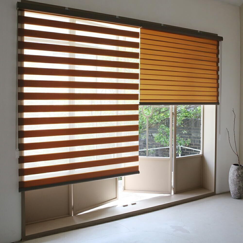 【アウトレット】ロールスクリーン ブラインド ブラウン 韓国製 130x230 cm ループコード式（左右付け替え可能) 天井付け 簡単取付け_1