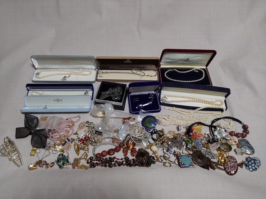 アクセサリーなど☆まとめて　イミテーション　ジャンク品扱い_1