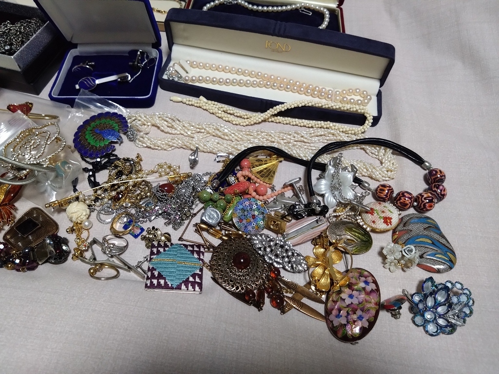 アクセサリーなど☆まとめて　イミテーション　ジャンク品扱い_4