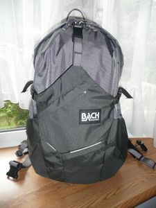 [新品68%引] BACH バッハ WIZARD 容量27L デイパック リュック バックパック 銀/緑 ハイ