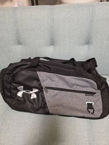 アンダーアーマー　トレーニングバッグ　美品