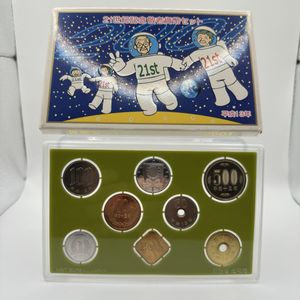 平成13年 500円のYahoo!オークション(旧ヤフオク!)の相場・価格を見る