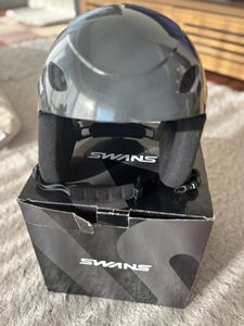 スノボ　スキー　SWANS　ヘルメット　H-45R　Mサイズ　52ｃｍ～58ｃｍ　ガンメタ