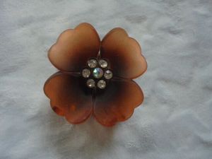 フラワー　クリップ　髪留め