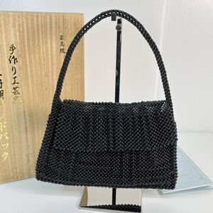 黒珊瑚 バッグの値段と価格推移は？｜2件の売買データから黒珊瑚
