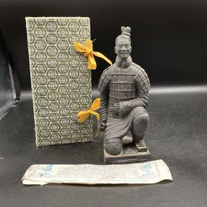 中国人形の値段と価格推移は？｜3件の売買データから中国人形の価値が