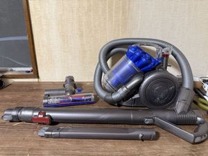 DysonDC26 キャニスター掃除機 本体➕すきまノズル➕アタッチメント4点 ダイソン dc26のYahoo!オークション(旧ヤフオク!)の相場・価格を見る