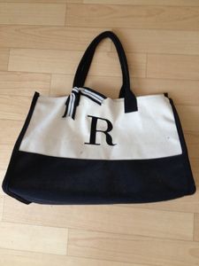 14年08月 イニシャル トートのヤフオク の相場 価格を見る ヤフオク のイニシャル トートのオークション売買情報は36件が掲載されています