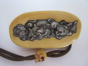 龍 根付の値段と価格推移は？｜81件の売買データから龍 根付の価値が