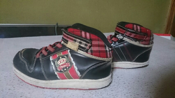 女の子 足フェチ様 臭い 激臭 匂いスニーカー子供靴cm cm 売買されたオークション情報 Yahooの商品情報をアーカイブ公開 オークファン Aucfan Com