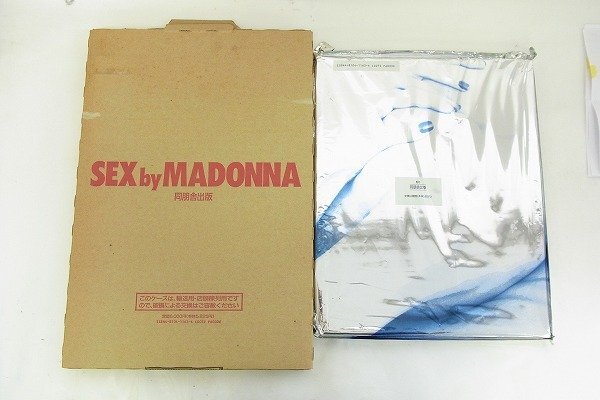 MADONNA 写真集の値段と価格推移は？｜33件の売買データからMADONNA