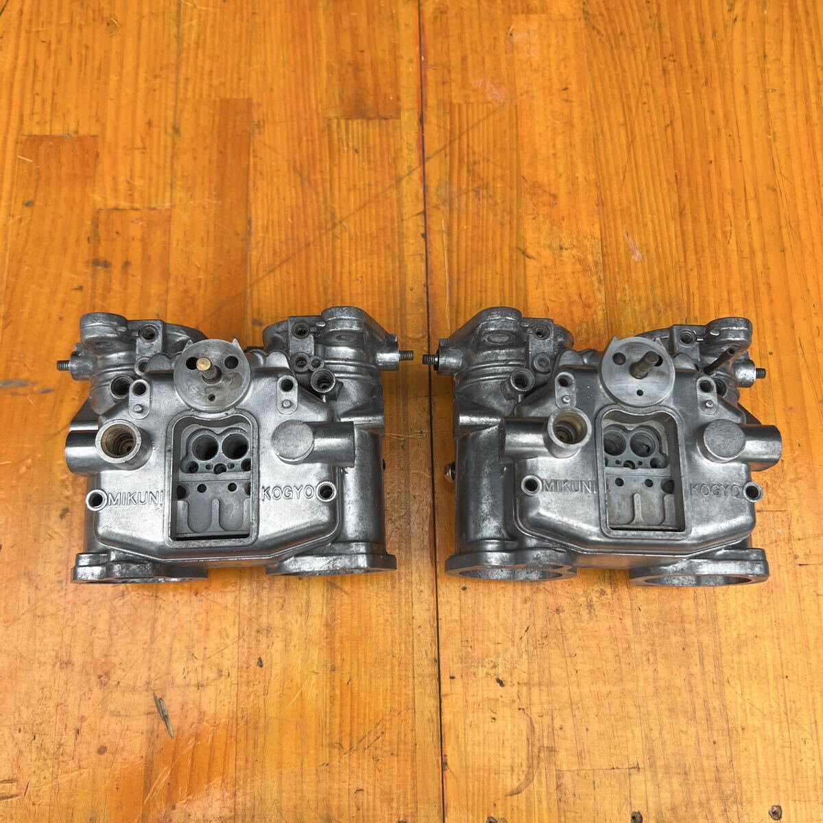 く*む様 SOLEX 40パイ ミクニキャブレター 3型3基　　　当時物 旧車部 ソレックス3型の値段と価格推移は？｜11件の売買データからソレックス3