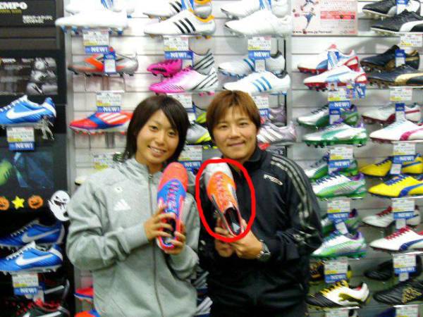 なでしこジャパン 大野忍＆田中陽子選手 直筆サイン入 スパイク(サイン  