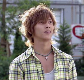 ブザービート News 山下智久 山p 着 クロスネックレス カラーストーン 売買されたオークション情報 Yahooの商品情報をアーカイブ公開 オークファン Aucfan Com