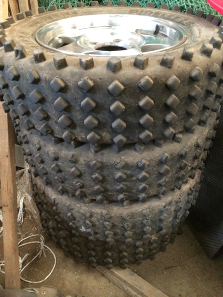 ジムニー クロカン 最強タイヤ その他 売買されたオークション情報 Yahooの商品情報をアーカイブ公開 オークファン Aucfan Com