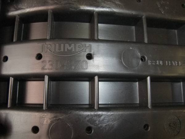 トライアンフタイガー800 純正ローシート(TRIUMPH TIGER800)_3