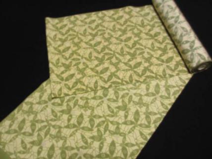 【ことほぎ】 伝統工芸 本草木染 小紋 着尺　着物 薄い抹茶系 昭三 落款 展示品 新品 絹