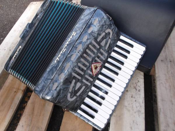 Ｚ．ＺＢＮ－ＯＮ　アコーデオン