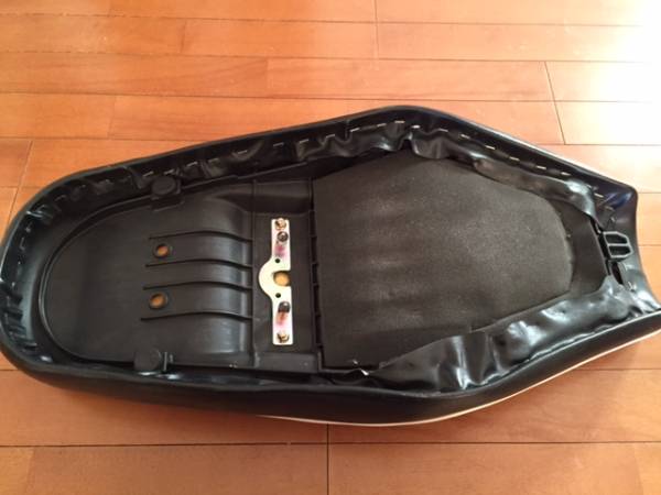 W650用純正アンコ抜きシート（中古）