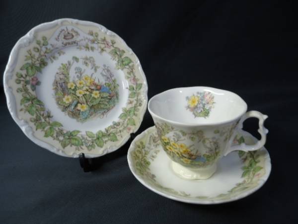 ブランブリーヘッジ ロイヤルドルトン Brambly EnglandRoyal Doulton