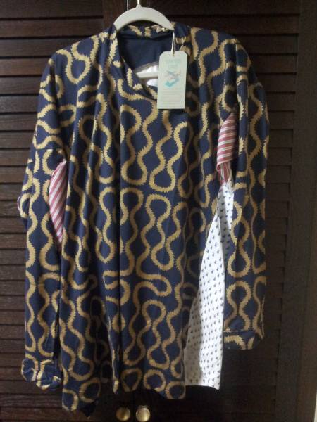 新品 ヴィヴィアンウエストウッド スクイグルカットソー 紺ｘ金