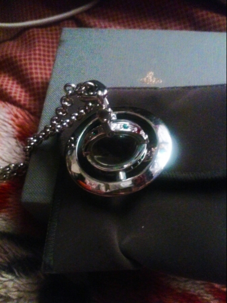 ヴィヴィアンスモールペンダント