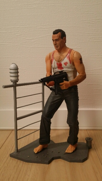 希少 マクファーレン ダイハード ブルースウィリス フィギュア(芸能人
