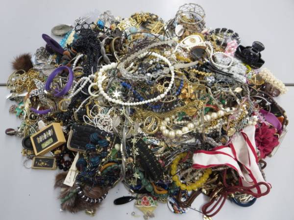 アクセサリー イミテーション いろいろ 約10kg 中古●27名00