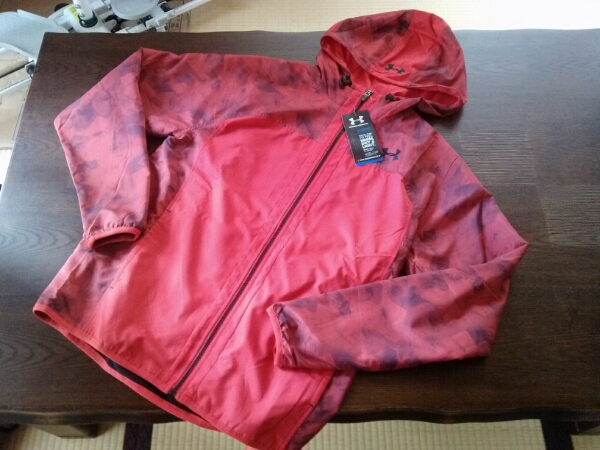・未使用アンダーアーマー、FZフーディーMTR7769.赤、送500