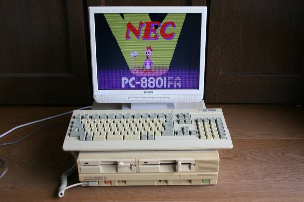 デスクトップPC PC-9801UX 本体とキーボード 美品 やや難あり