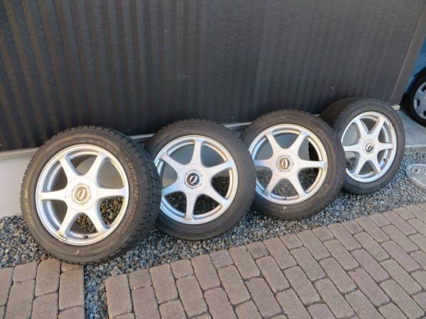 205/55/16 ダンロップ　スタッドレス　ホイール付き　５穴