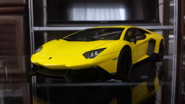 ランボルギーニ アヴェンタドール LP720-4 1/18 オートアート