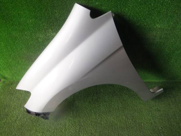 ホンダエディックスBE2前期純正フロントフェンダー左側