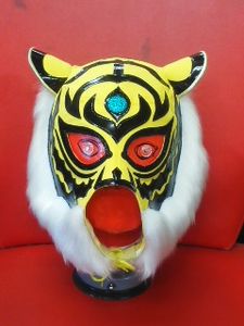 2代目タイガーマスクのYahoo!オークション(旧ヤフオク!)の相場・価格を 