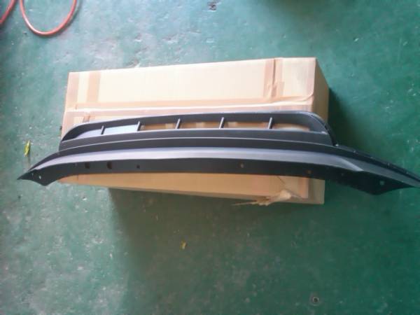 ◆VW　UP　純正フロントロアスポイラー　黒　素地◆
