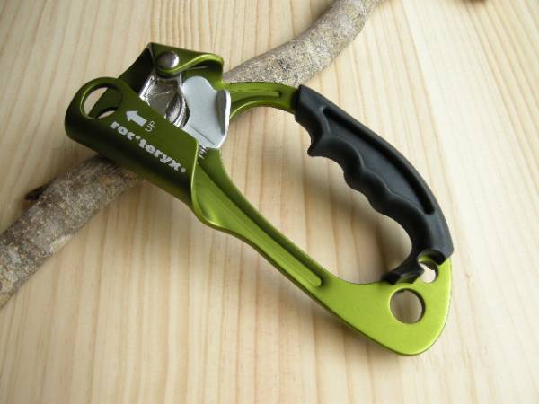 ●ロックテリクス アセンダー ライト（右手用）●ロープ登高器