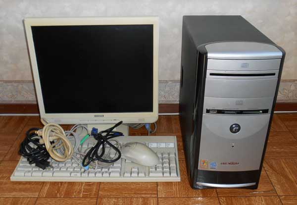 ★PC/e-machines J2605（Windows7Pro32bit)/IODATA LCD-A173GW