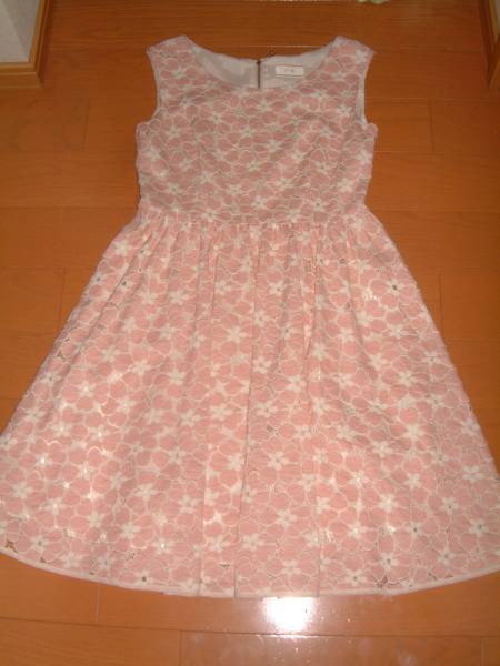 新品　エフデのフラワーレースワンピース　★　ピンク