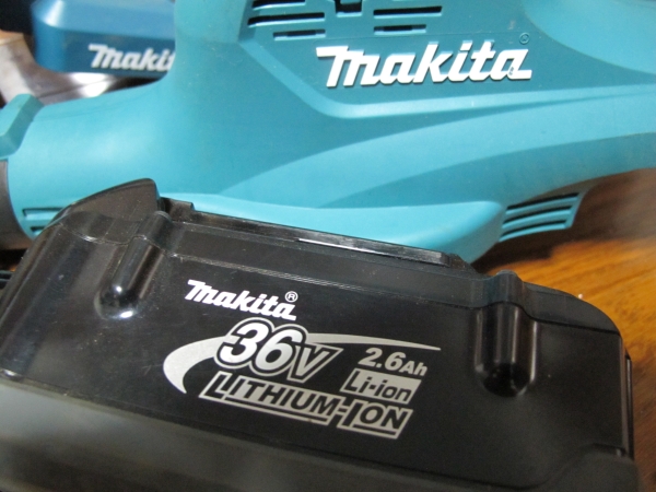 マキタ makita 36V 2.6Ah ブロワ＆ 蛍光灯 充電器付き