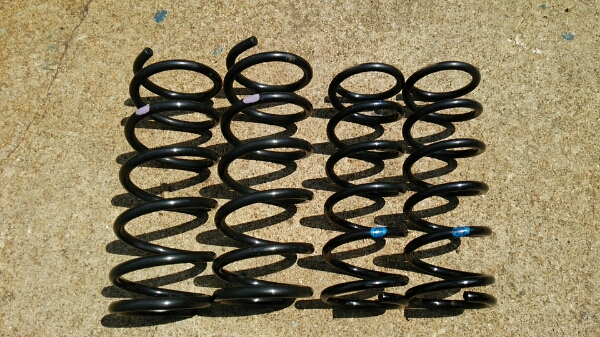 スズキエヴリィDA62W スプリングセット