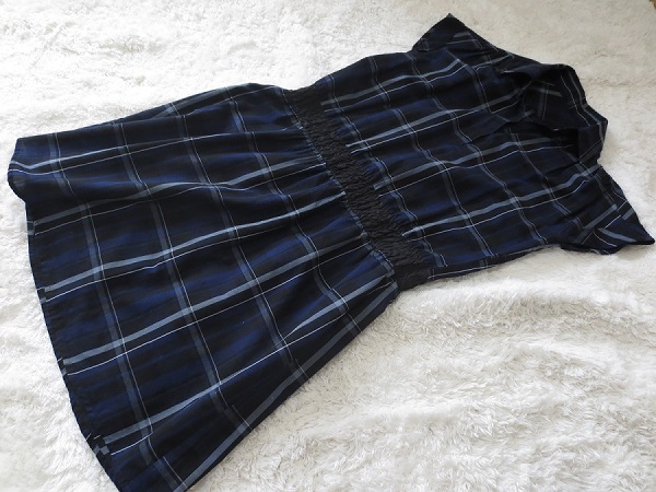 送料込☆美品☆INDIVI☆紺色チェック柄ワンピース/サイズ38(9号)